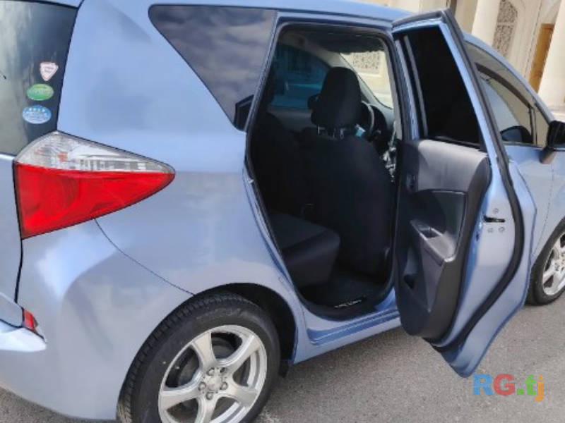 Toyota Ractis 1.5 2014 г.