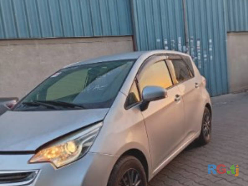 Toyota Ractis 1.3 2015 г.