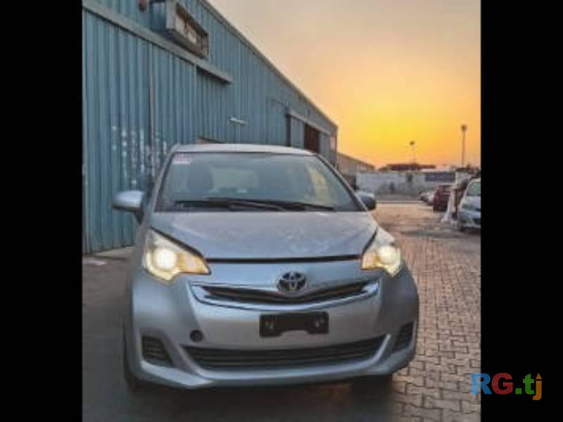 Toyota Ractis 1.3 2015 г.