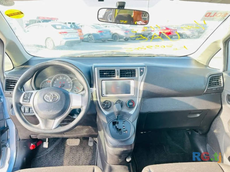 Toyota Ractis 1.5 2014 г.