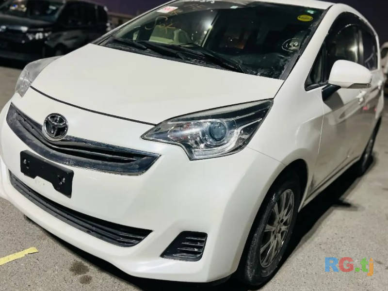 Toyota Ractis 1.3 2014 г.