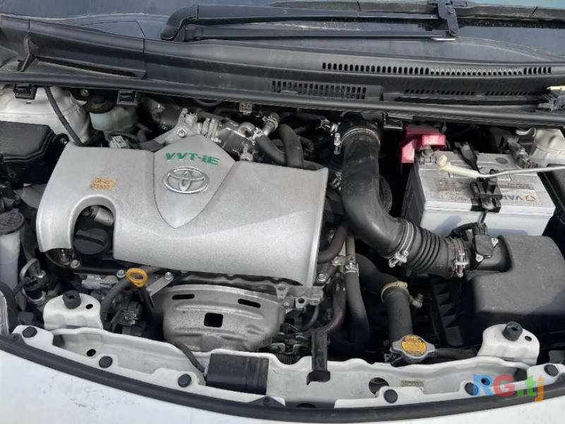 Toyota Ractis 1.3 2014 г.