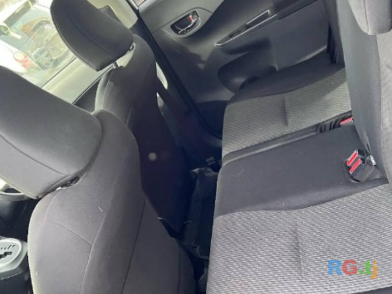 Toyota Ractis 1.3 2014 г.