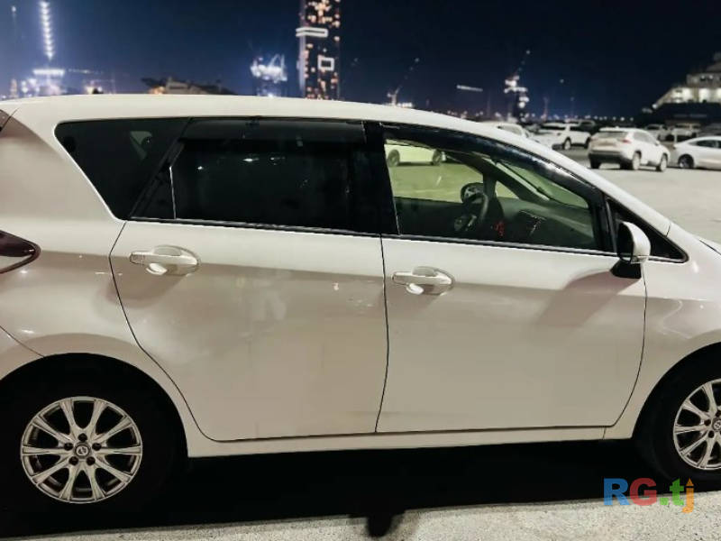 Toyota Ractis 1.3 2014 г.