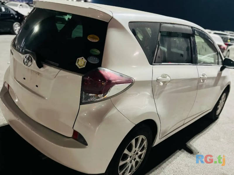 Toyota Ractis 1.3 2014 г.