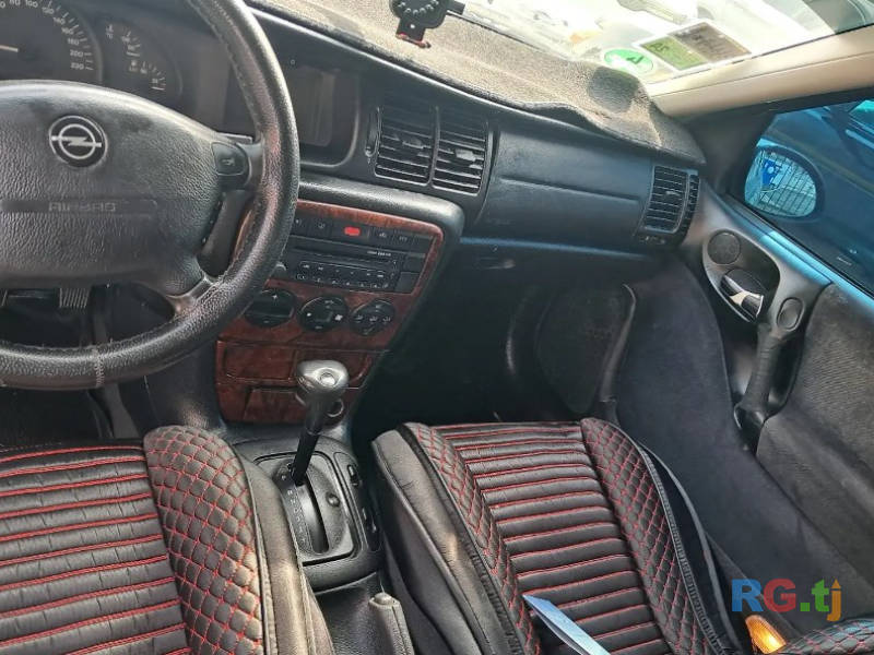 Opel Vectra 1.8 1999 г.