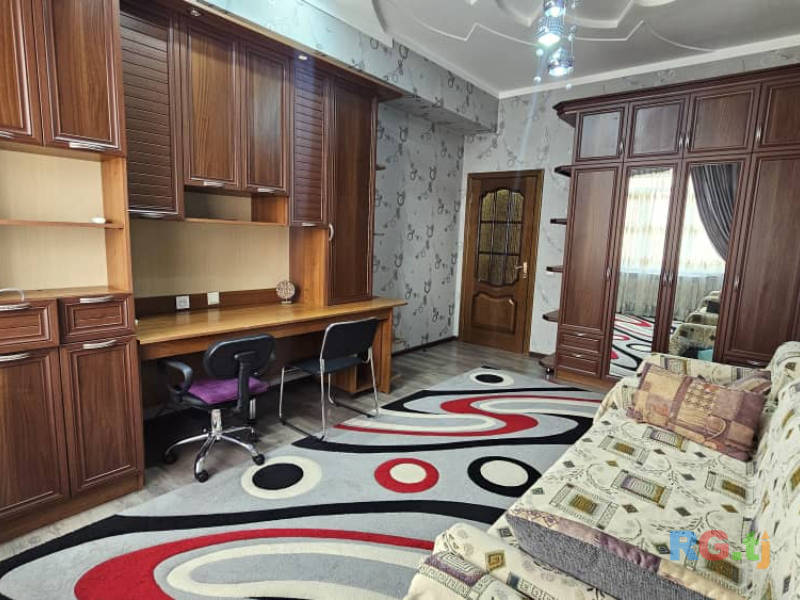 3-комн. квартира, 117 м² 5 этаж в аренду