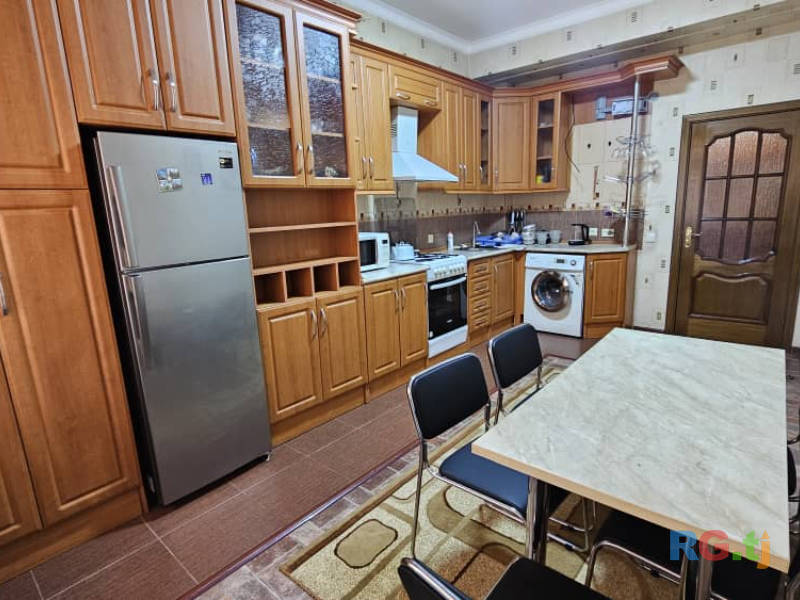 3-комн. квартира, 117 м² 5 этаж в аренду