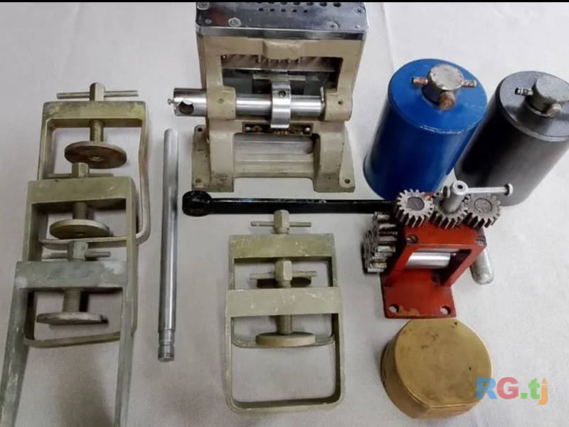 Очень много для зубных техников!