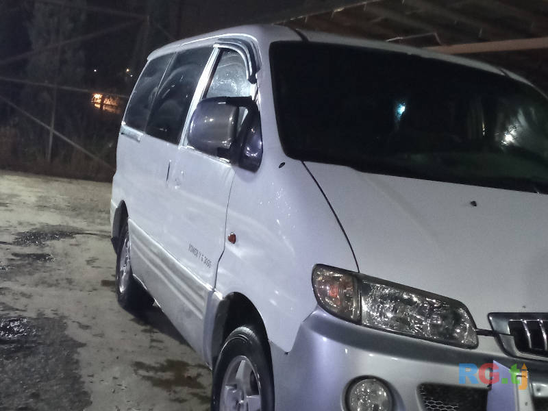 Hyundai Starex 2000 г.