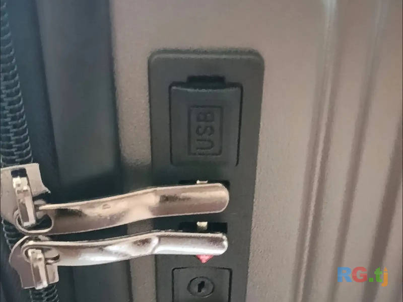 Чемодан 30 дюйм с прозрачным чехлом