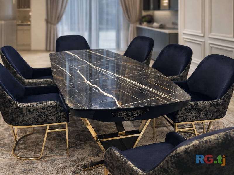 Расскошные Стол и Стулья.