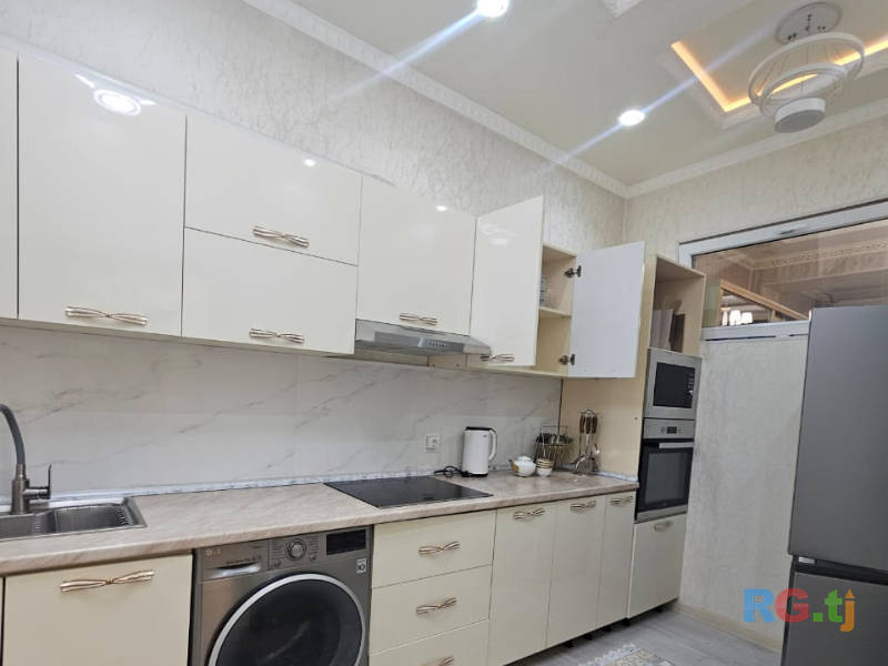 2-комн. квартира, 8 этаж в аренду