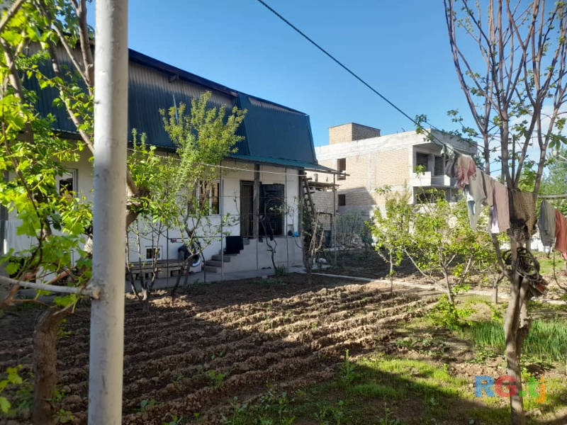 Дом 6-комн. 8 сот. на продажу