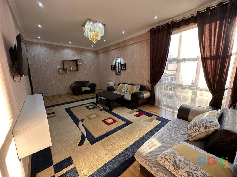 2-комн. квартира, 90 м² 3 этаж в аренду