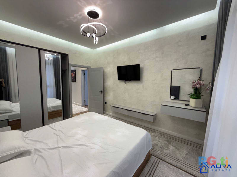 2-комн. квартира, 72 м² 4 этаж на продажу