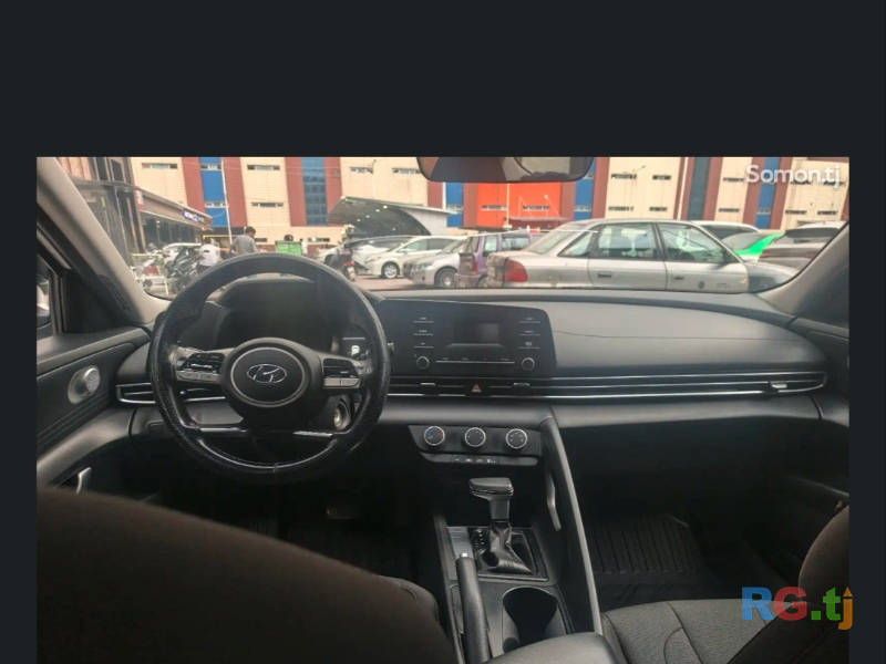 Hyundai Elantra 2022 г.