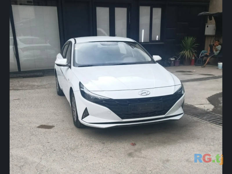 Hyundai Elantra 2022 г.