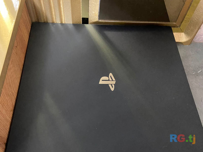 Игровая приставка PlayStation 4 Pro 1TB