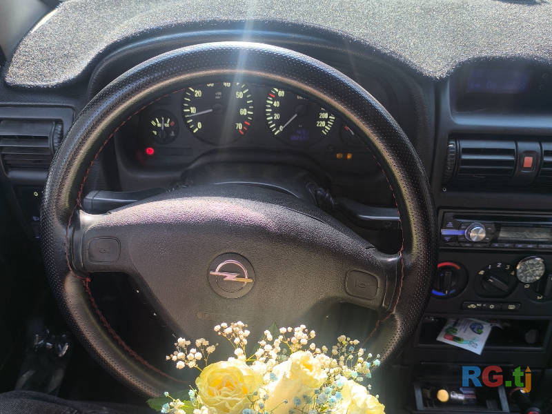 Opel Astra 1.6 1999 г.