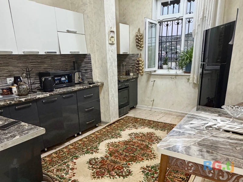 2-комн. квартира, 70 м² 3 этаж в аренду